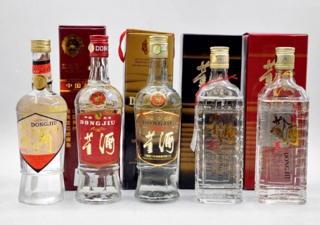 新乡回收红董褐董白董3款90年代的老董酒分别多少钱一瓶，各自介绍与特点分析