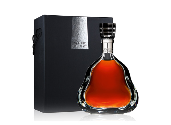 新乡收购轩尼诗李察XO回收Hennessy洋酒干邑白兰地700ml