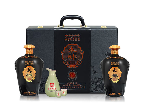 新乡咸亨酒店太雕黄酒回收太雕2007原酿礼盒1.5kg*2糯米酒半甜绍兴黄酒